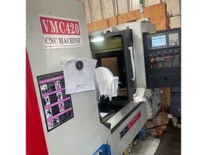 CENTRO DE MECANIZADO CNC USADO LUYOUNG VMC 420 4 EJE